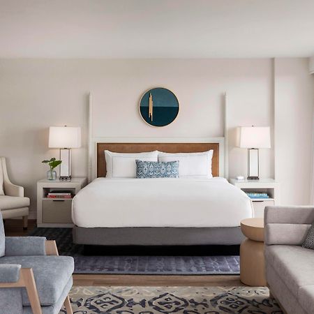 The Singer Oceanfront Resort, Curio Collection By Hilton Riviera Beach Bagian luar foto