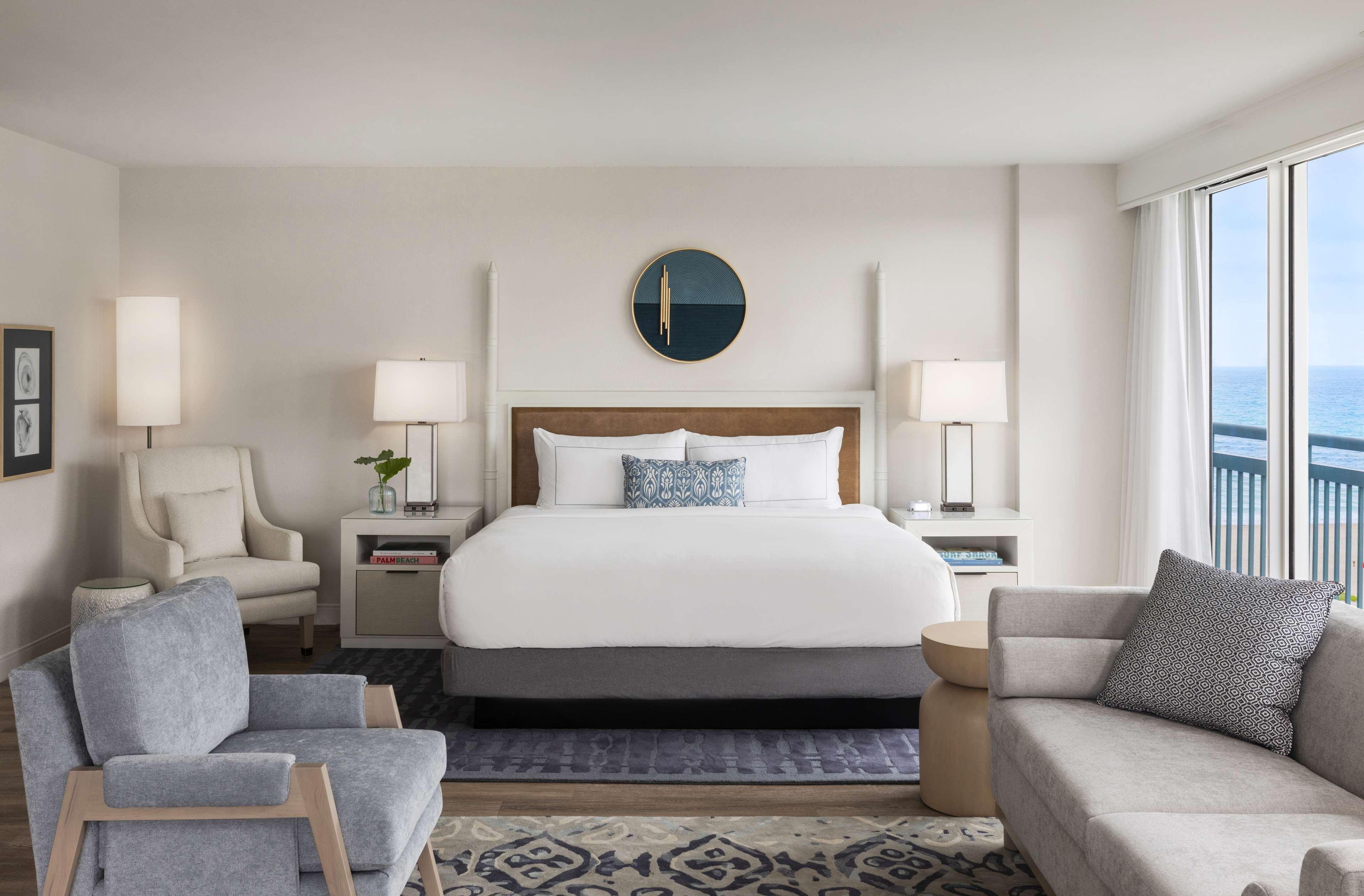 The Singer Oceanfront Resort, Curio Collection By Hilton Riviera Beach Bagian luar foto