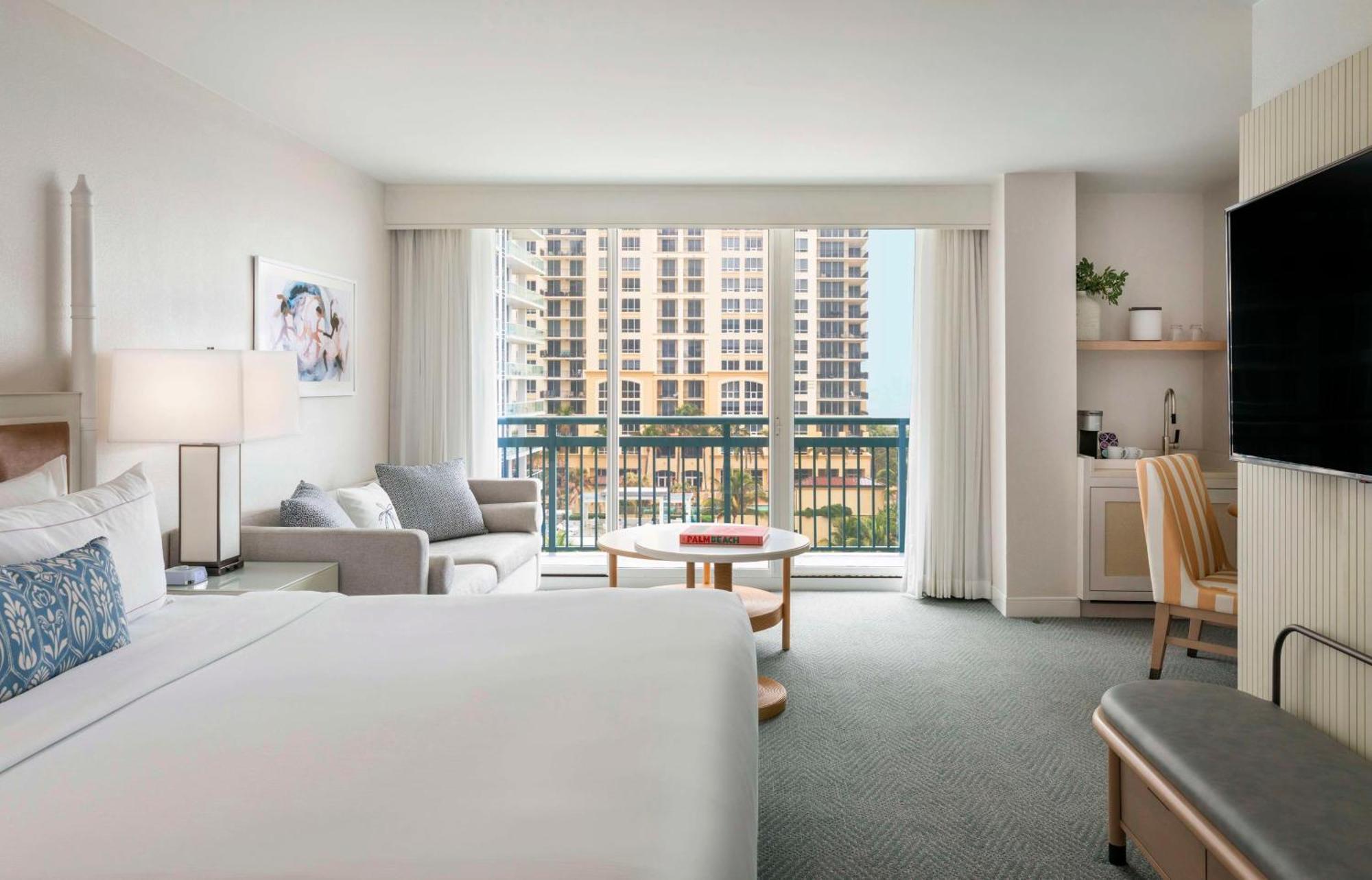 The Singer Oceanfront Resort, Curio Collection By Hilton Riviera Beach Bagian luar foto