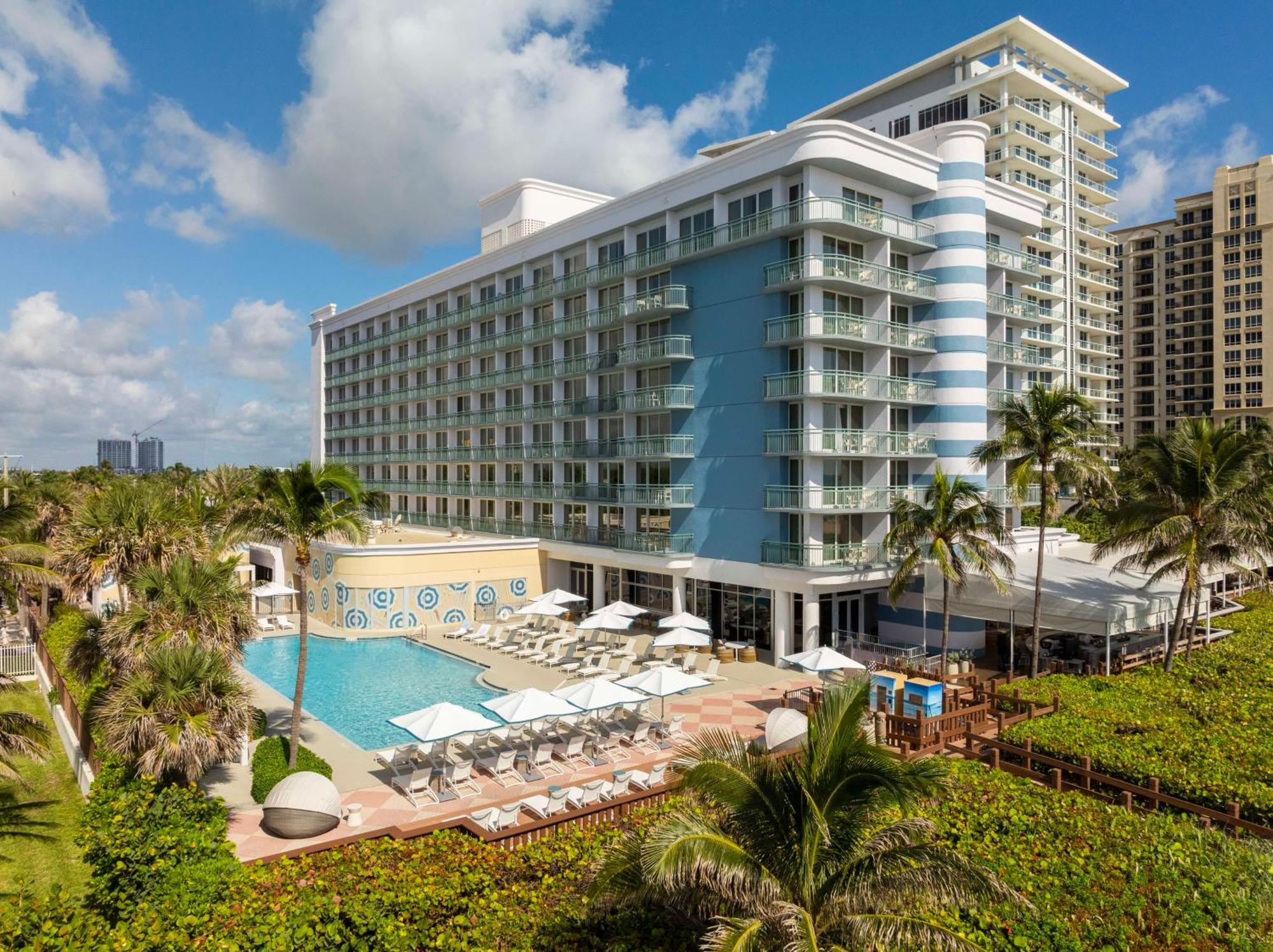 The Singer Oceanfront Resort, Curio Collection By Hilton Riviera Beach Bagian luar foto